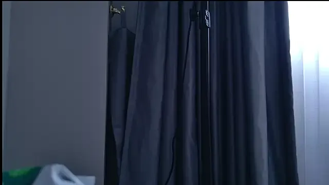 Milana_De from StripChat is Freechat