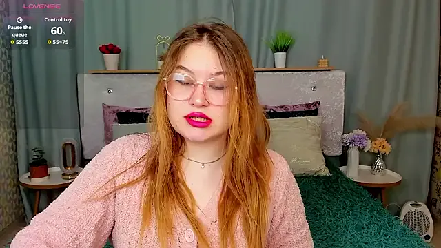  MilanaXHoney chat room