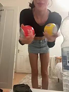 MilaRenee from StripChat is Freechat