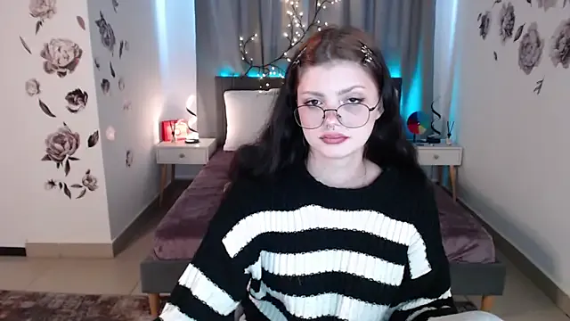 MileyRood from StripChat is Freechat