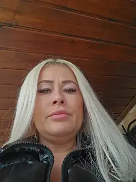 MILFBARBY from StripChat is Freechat