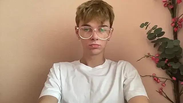 Milk_Guy from StripChat is Freechat