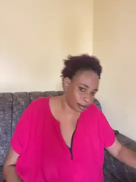 milky_mom from StripChat is Freechat