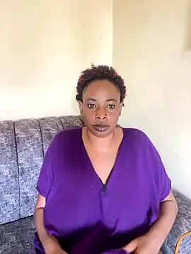 milky_mom from StripChat is Freechat