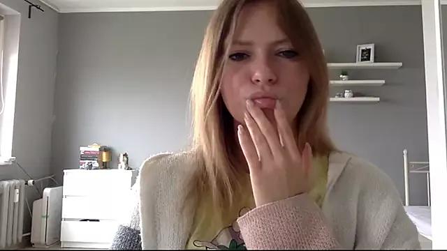 MillieShow from StripChat