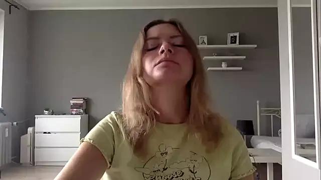 MillieShow from StripChat is Freechat