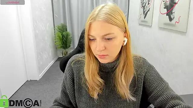 Milly_Rockk from StripChat