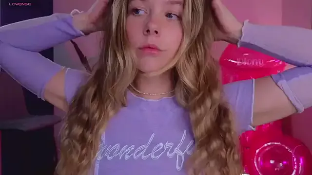 Milly_shy from StripChat