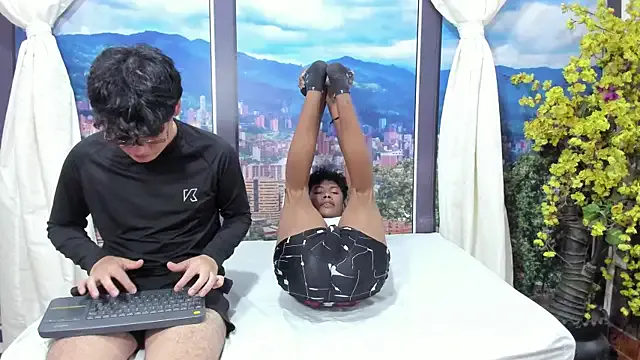 Girls: try live performances with matured performers, from dancing to quirks, in a variety of beautiful sex cams.