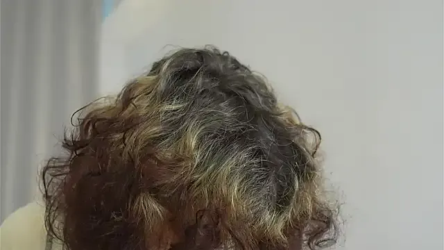 MimiLicks from StripChat