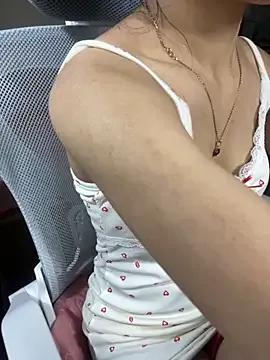 Mina048 from StripChat is Freechat