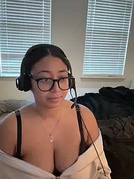 minha_baby from StripChat is Freechat