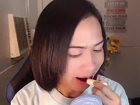 Miracle_TheBrat from StripChat is Freechat