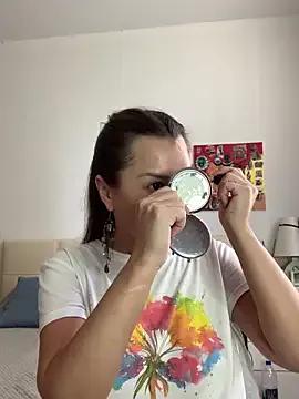 MiraMiss from StripChat is Freechat