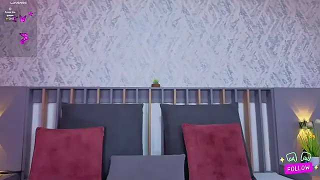 Miranda_Blair from StripChat is Freechat