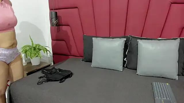 Miranda_Laurent from StripChat is Freechat