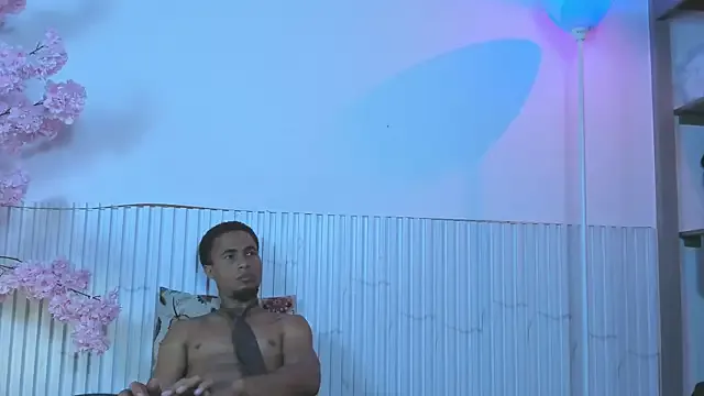 Miranda_Millers from StripChat is Freechat