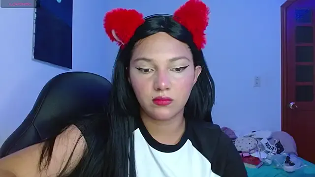 mirandacaradonna from StripChat is Freechat