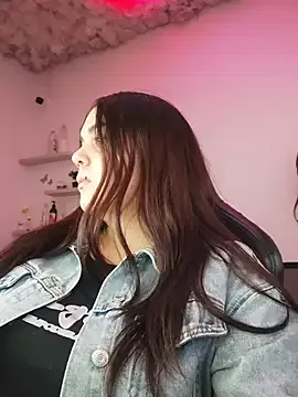 mirandahvelez from StripChat is Freechat