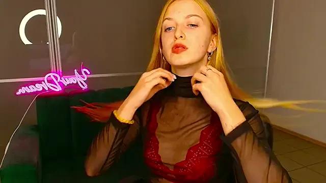 MirandaMayers from StripChat is Freechat