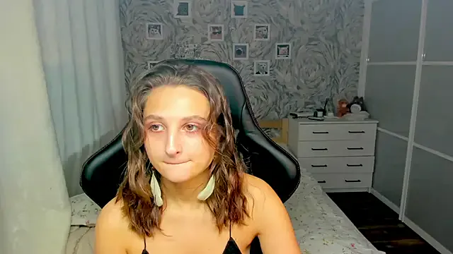 Girls: try live performances with matured performers, from dancing to quirks, in a variety of beautiful sex cams.