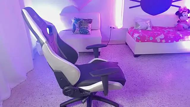 mishel_hott from StripChat is Freechat