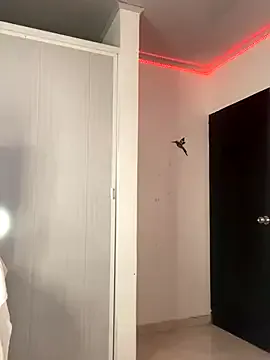 miss__caroline from StripChat is Freechat