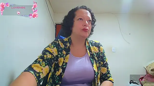 Miss_Oriana from StripChat is Freechat