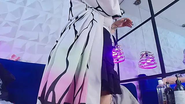 Girls: try live performances with matured performers, from dancing to quirks, in a variety of beautiful sex cams.