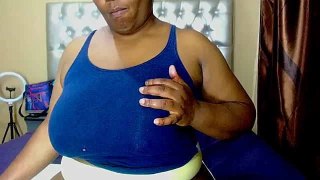 missboobsxx from StripChat is Freechat