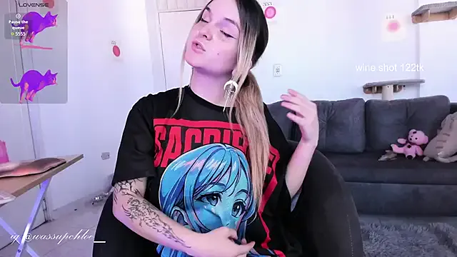 Girls: try live performances with matured performers, from dancing to quirks, in a variety of beautiful sex cams.