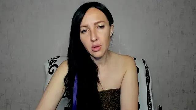 MissGulia from StripChat is Freechat