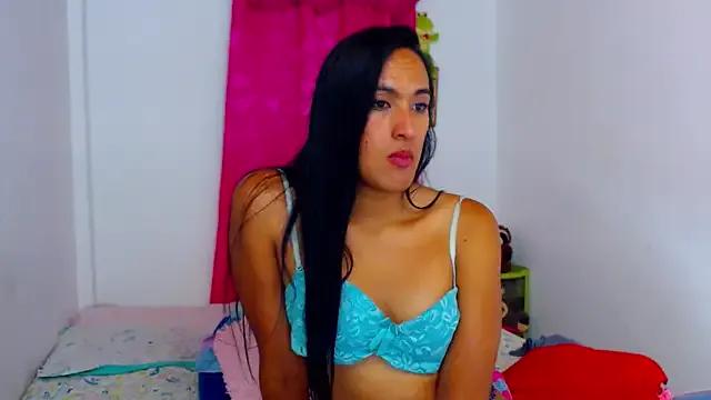 misss_estrella from StripChat is Freechat