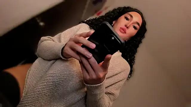 MissValentinaJohnson from StripChat is Freechat