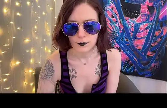 mistressannafoxx from StripChat is Freechat