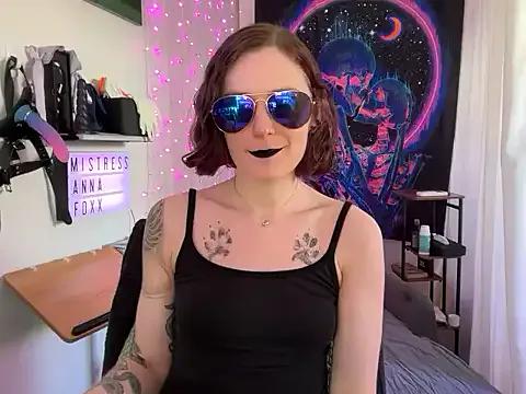 mistressannafoxx from StripChat is Freechat