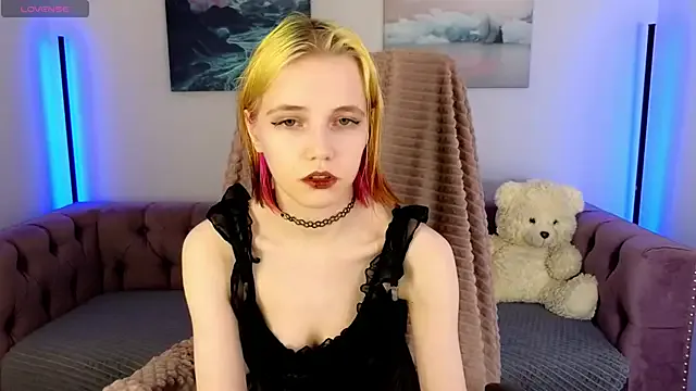 MitaSide from StripChat is Freechat