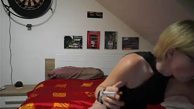 Moistdevil from StripChat is Freechat