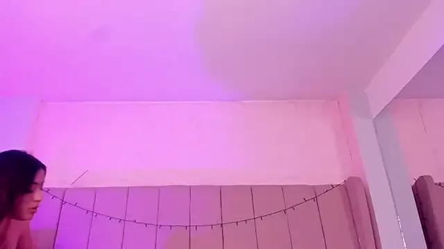 MollyBigBoobs12 from StripChat is Freechat