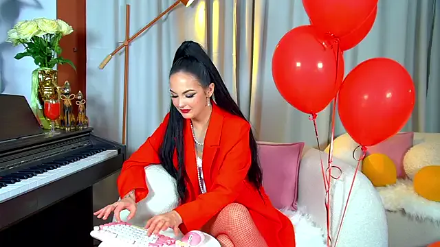 MollyMillsen from StripChat is Freechat