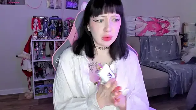 Girls: try live performances with matured performers, from dancing to quirks, in a variety of beautiful sex cams.