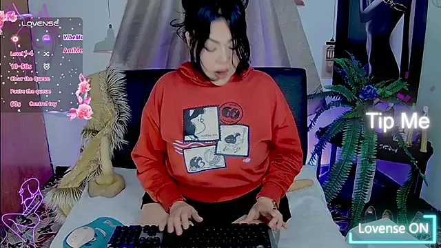 Mommy-pervert from StripChat