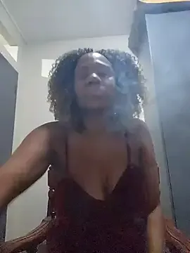 Mommy_Sienna from StripChat is Freechat