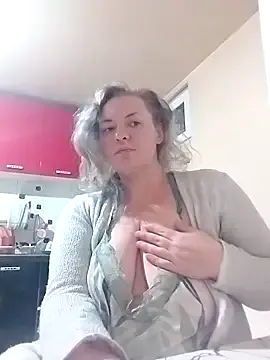 Mommygetnaughty from StripChat is Freechat