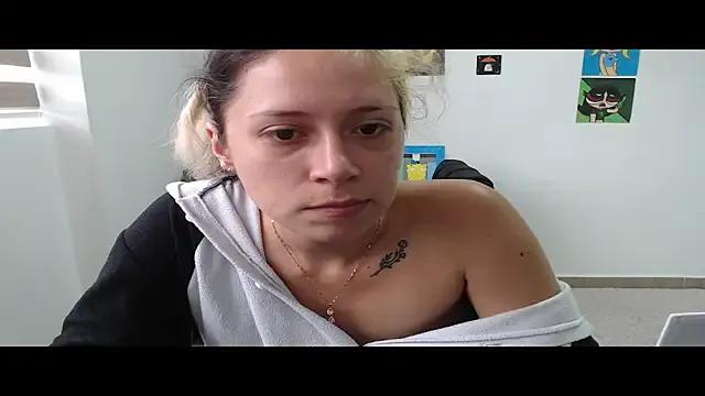 MommyMiaWs from StripChat