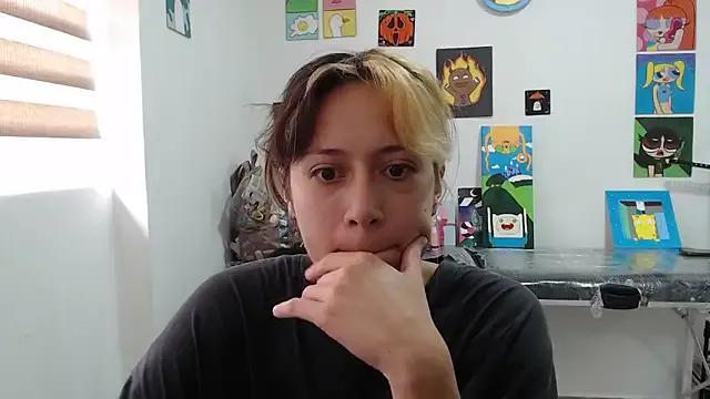MommyMiaWs from StripChat