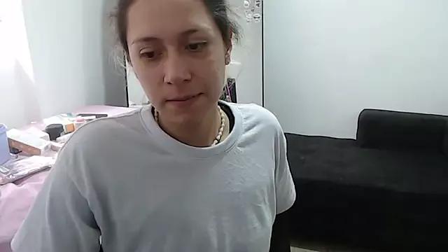 MommyMiaWs from StripChat