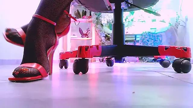 Girls: try live performances with matured performers, from dancing to quirks, in a variety of beautiful sex cams.