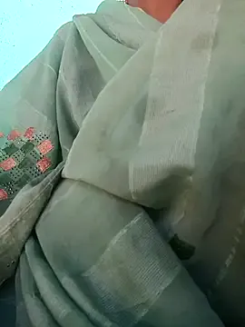 MoniedPersian from StripChat is Freechat