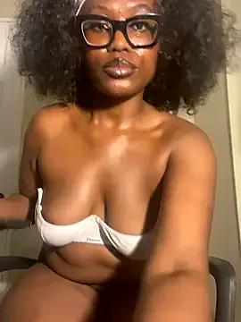 Moonzy77 from StripChat is Freechat